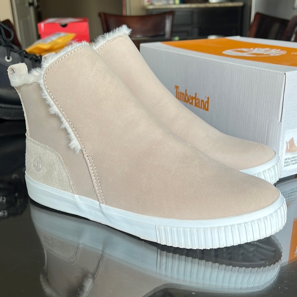 Women’s Timberland Boots Size 9.5